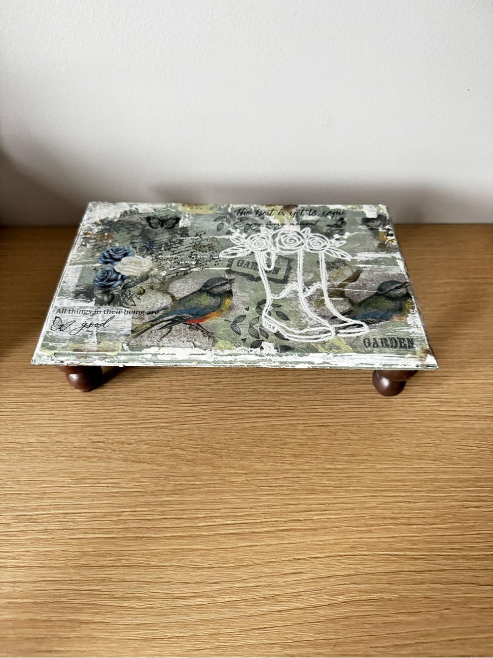 Decorative Bird Motif Wooden Display Stand in Distressed Green and Blue